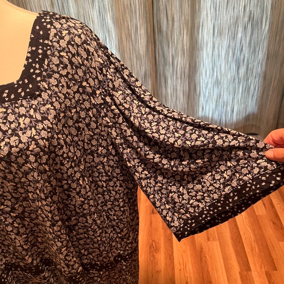 Top - Picture 3 of 4